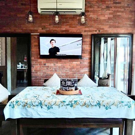 Isla Villa 1 Amazing Waterfall Pool House Near Beach, Bars & Restaurants Lapu-Lapu City Eksteriør bilde