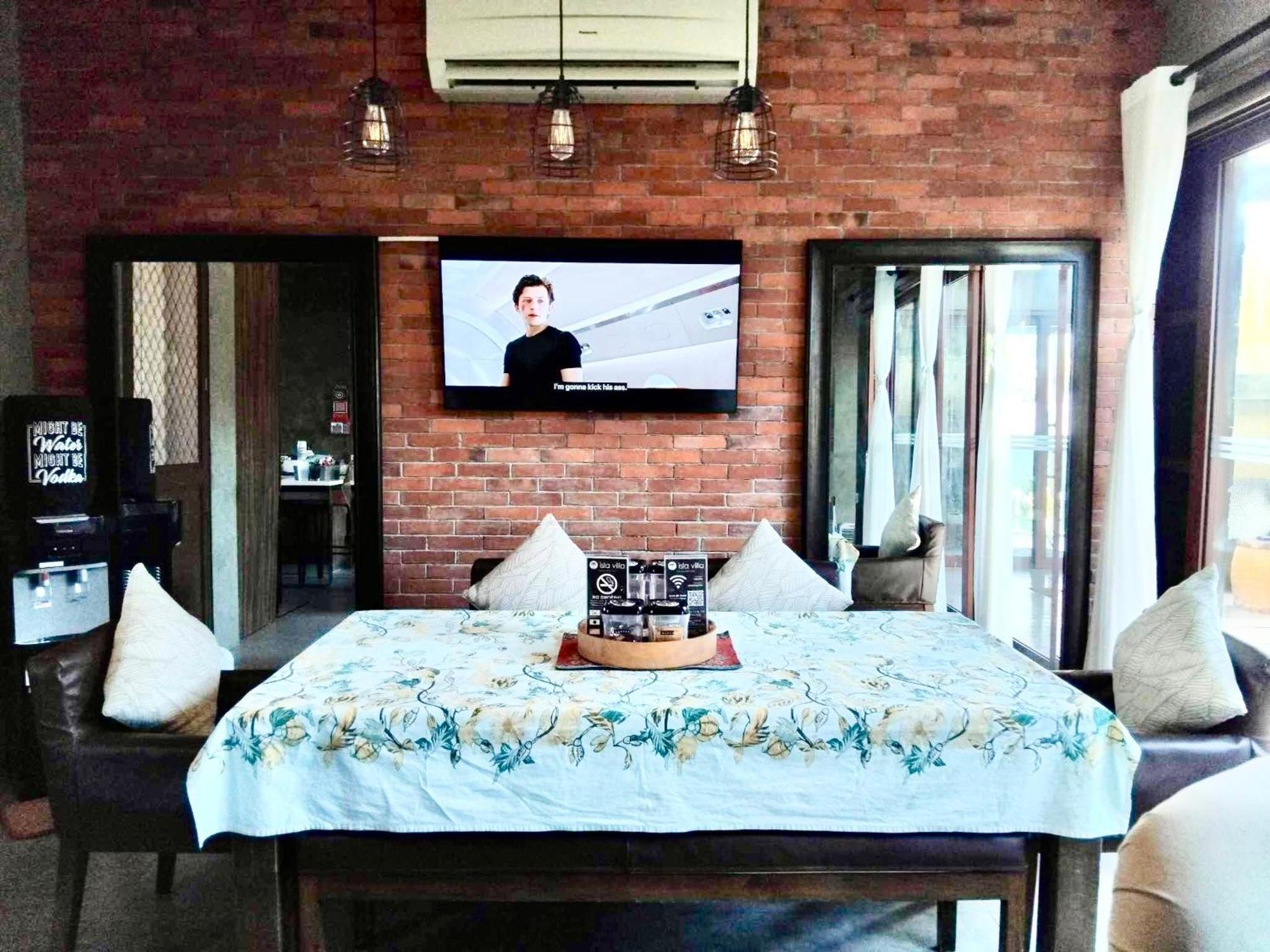 Isla Villa 1 Amazing Waterfall Pool House Near Beach, Bars & Restaurants Lapu-Lapu City Eksteriør bilde
